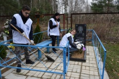 акция «Единый День благоустройства воинских захоронений» в Десногорске - фото - 16