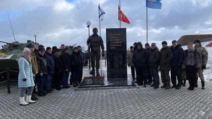 15 февраля в городе Десногорск почтили память россиян, исполнявших служебный долг за пределами Отечества - фото - 5