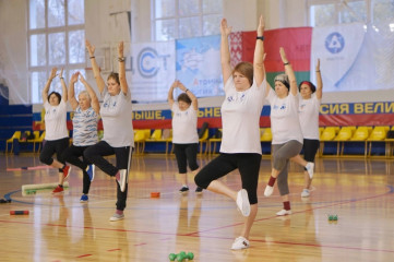 весёлые старты, посвящённые Дню пожилого человека - фото - 3