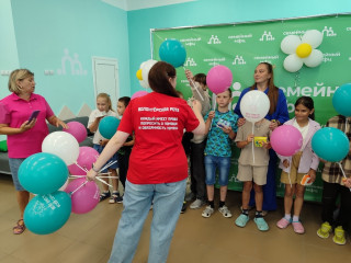 в Десногорске прошёл мастер-класс «Семья в красках» в честь Дня многодетной семьи - фото - 5