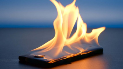 опасность в руках: мобильный телефон, как источник пожара - фото - 3